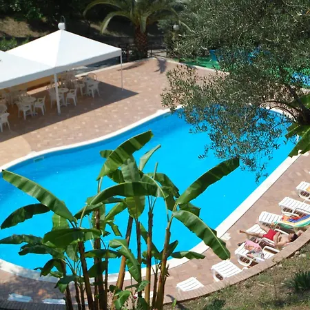 מלון דירות Belvedere אשאה