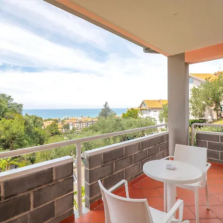 Belvedere מלון דירות